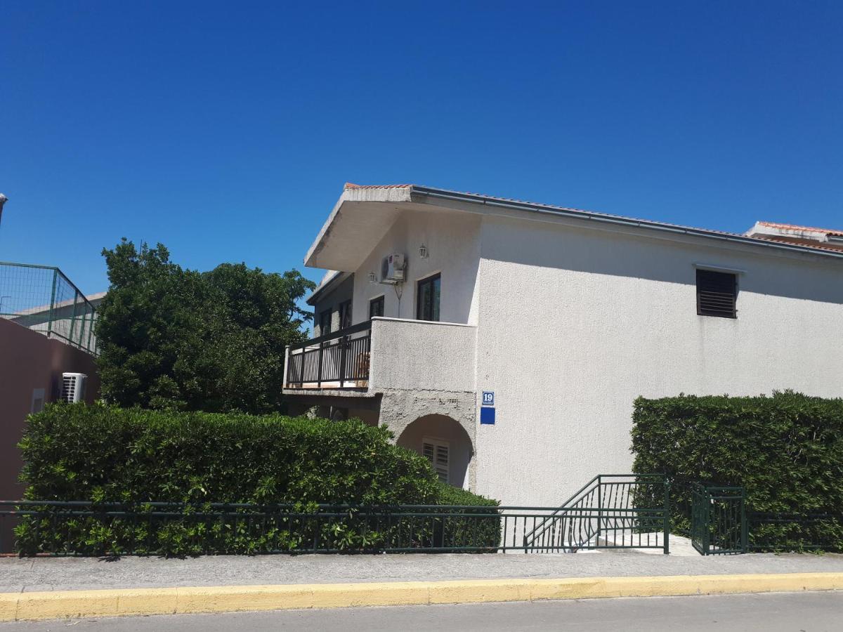 Apartman Emilio Baška Voda المظهر الخارجي الصورة